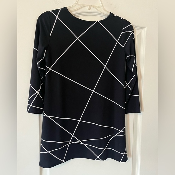 Alfani Black and White Graphic 3/4 Sleeve Tunic Style Petite Small - Picture 3 of 10